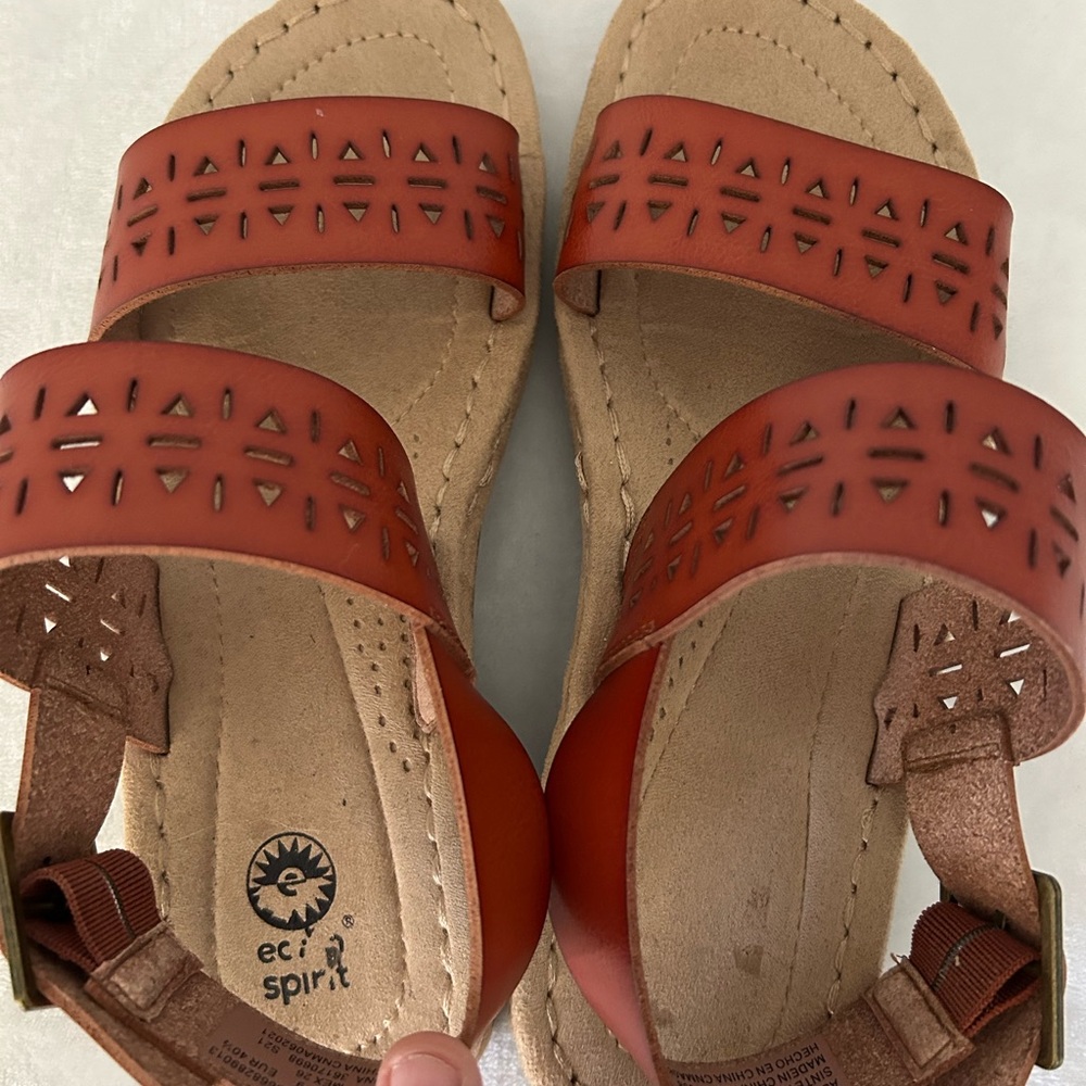Earth Spirit Orange and Tan Sandals - Picture 7 of 8